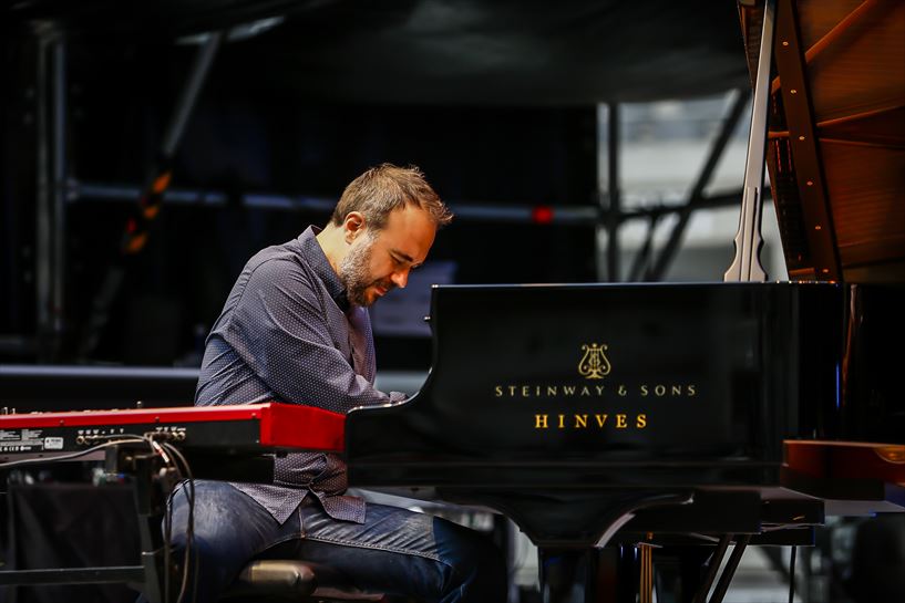  Jazz Vitoria 15 de julio, concierto de Pablo M. Caminero Trio en el Iradier Arena. Moisés P. Sánchez, piano. Foto: EITB Media 