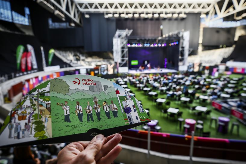 Festival de Jazz de Vitoria-Gasteiz. 15 de Julio.En el Iradier Arena, todo listo par el concierto de Pablo M. Caminero Trio. EITB Media  