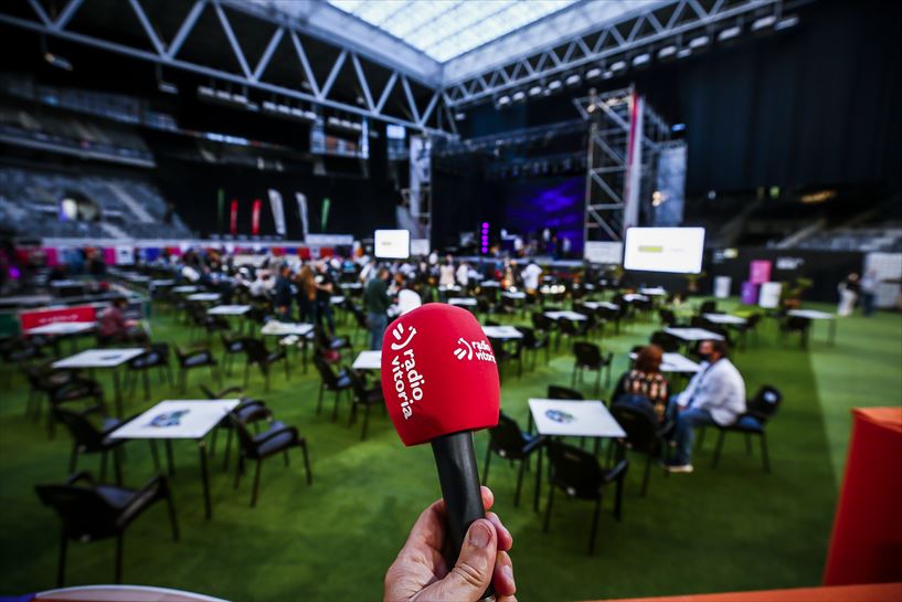 Festival de Jazz, 15 de julio.  Concierto del Thumberscrew Trio en el Iradier Arena. Todo preparado. Foto: EITB Media