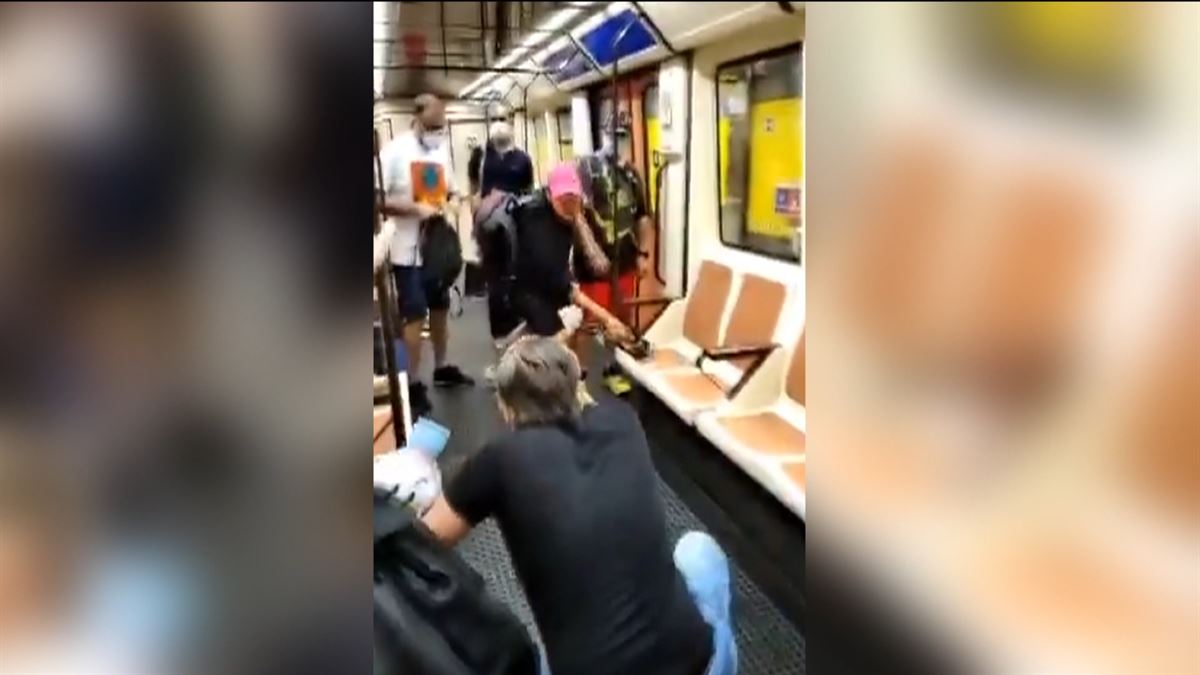 Golpea a un sanitario en el Metro de Madrid por pedirle que se pusiera la mascarilla