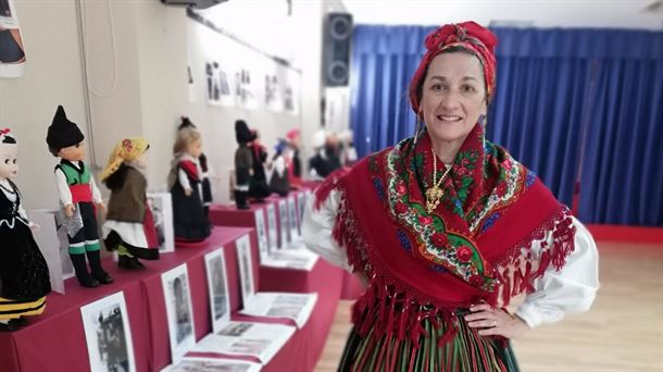 El Centro Gallego de Vitoria-Gasteiz acoge una exposición de trajes tradicionales