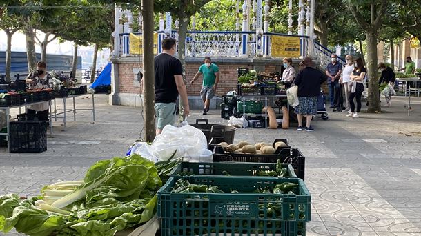 El histórico mercado alrededor del kiosko de Portugalete                                            