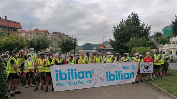 La marcha ciclista organizada por Sare. Foto: @gurearterasare