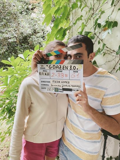 Enara (Aitziber Errazkin) eta Luken (Ander Lacalle)