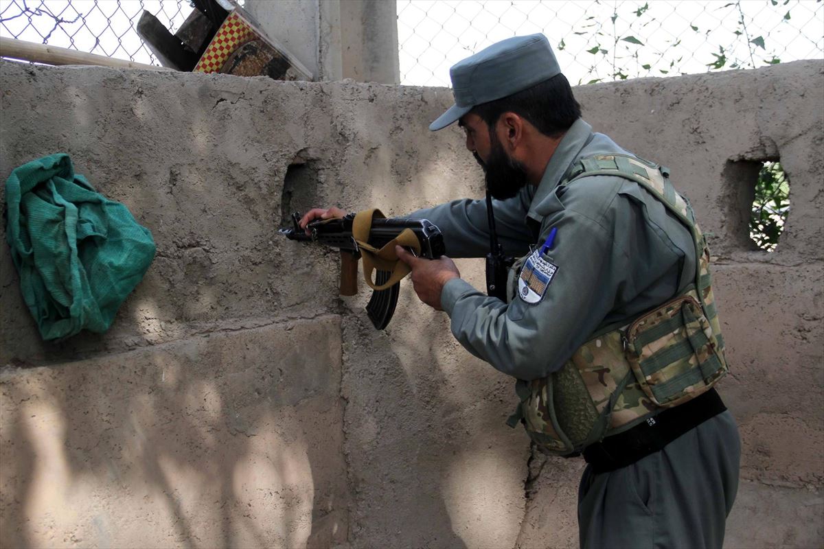 Afganistango Gobernuaren aldeko soldadua Heraten. Argazkia: EFE