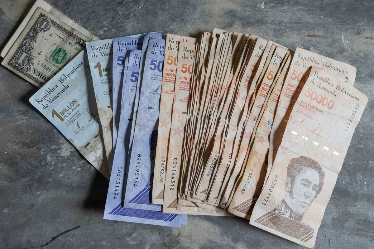 Billetes de bolívares venezolanos. 