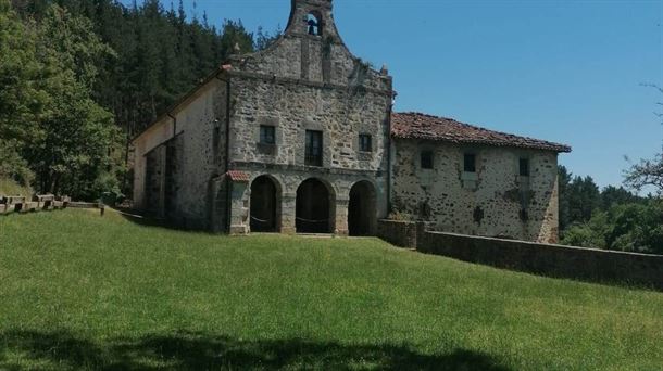 El Santuario de La Blanca del concejo de Llanteno