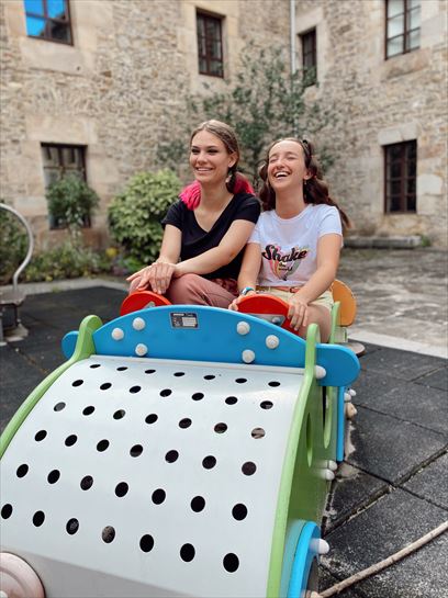 "Go!azen 8.0" telesailaren grabaketa: Garazi (Nerea Elizalde) eta Zuri (Maria Redondo)