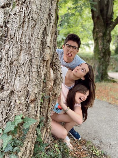 "Go!azen 8.0" telesailaren grabaketa: Ibai (Joanes Echeveste), Zuri (Maria Redondo) eta Maddi (Dánae Riaño)