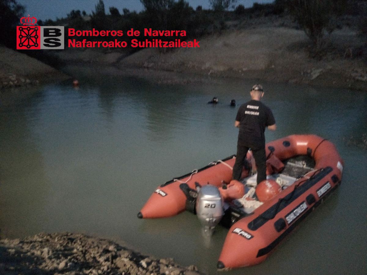 Miembros del Grupo de Rescate Acuático han localizado el cuerpo. Foto: Bomberos de Navarra.