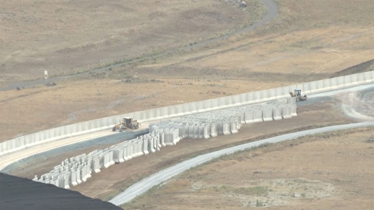 Muro entre la frontera de Turquía e Irán.