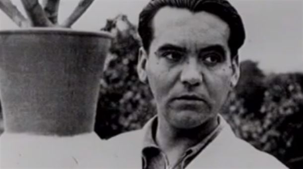 García Lorca fue fusilado de madrugada ¿en el camino que va de Víznar a Alfacar (Granada).