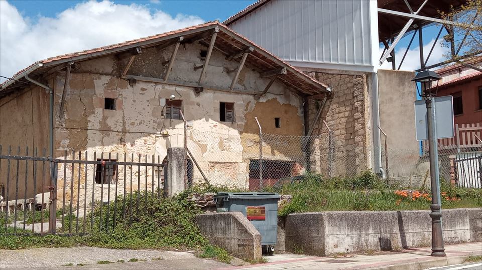 San Vicente de Arana, casa junto al frontón. Foto: EITB Media