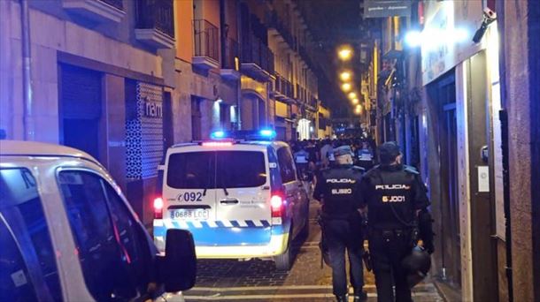 Patrullas de la Policía Municipal en el Casco Viejo. Foto: Policía Municipal de Pamplona