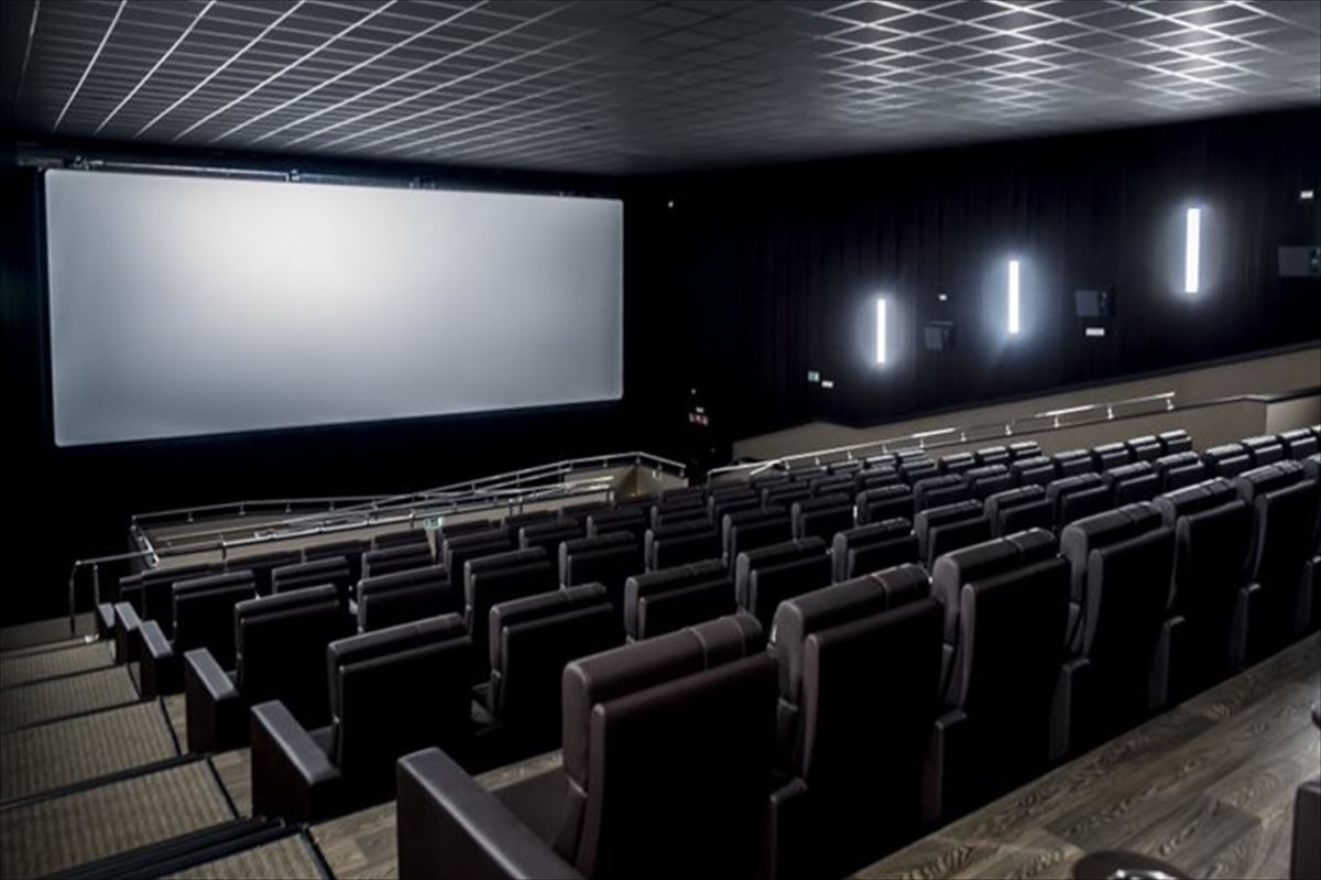 Sala de cine del centro comercial Artea, sin gente. Foto de archivo: @arteanet