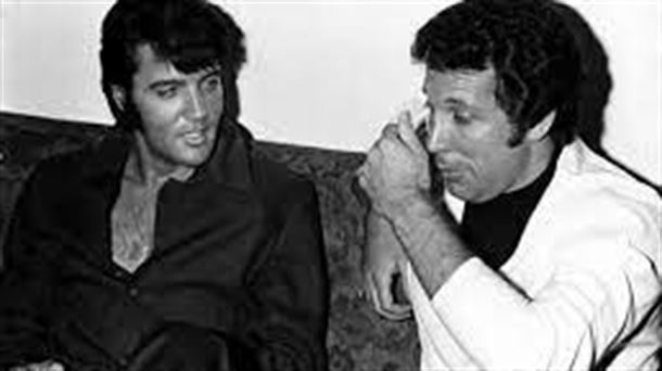 Tom Jones y Elvis Presley. Fuente: Flickr