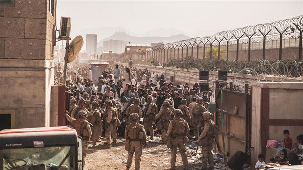 Kabulgo aireportua babesteko lanean ari diren militar estatubatuarrak. Argazkia: EFE