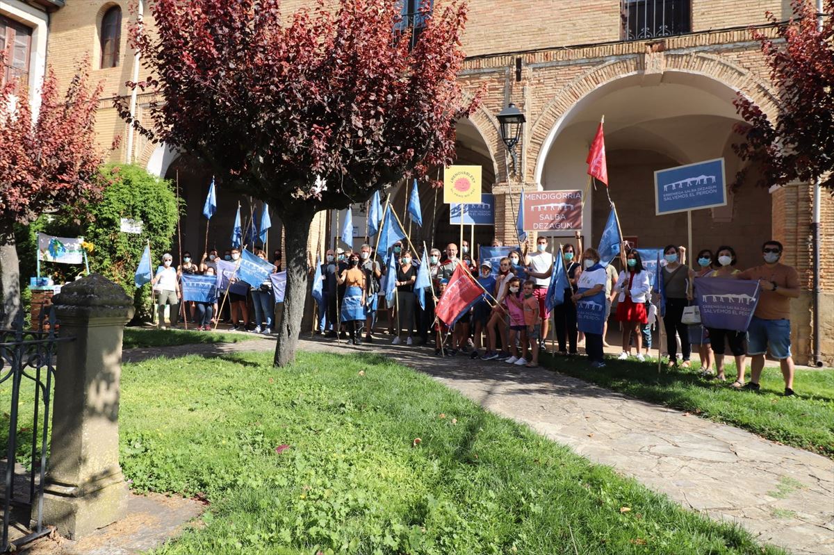 Protesta en la localidad navarra de Muruzabal contra el proyecto de Solaria. Foto: Jorge Cortez