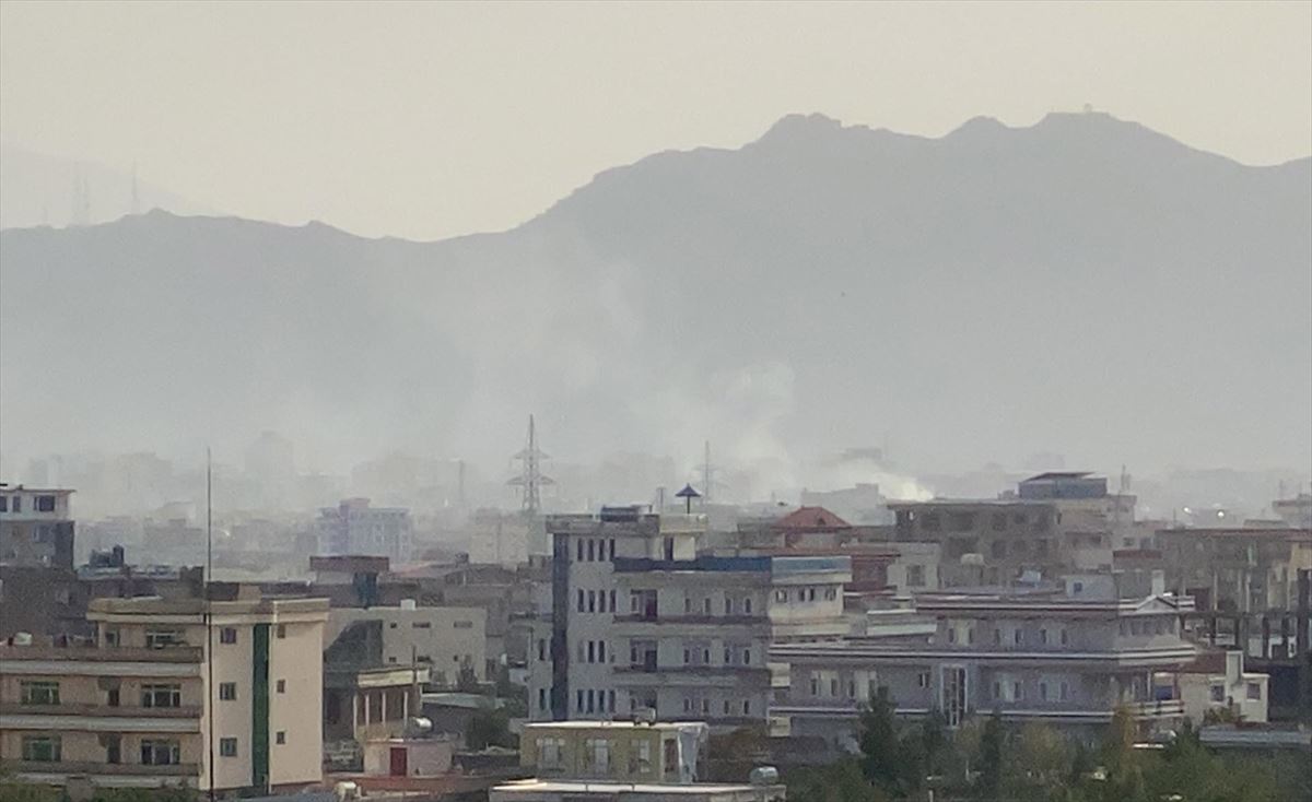 Un cohete ha impactado contra un edificio de Kabul este domingo. Foto: EFE