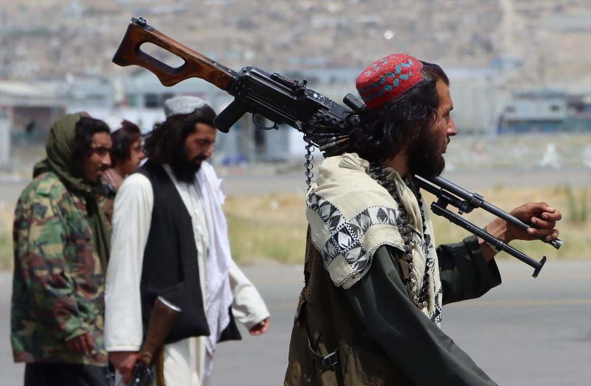 Soldados talibanes en una foto de archivo: EFE.