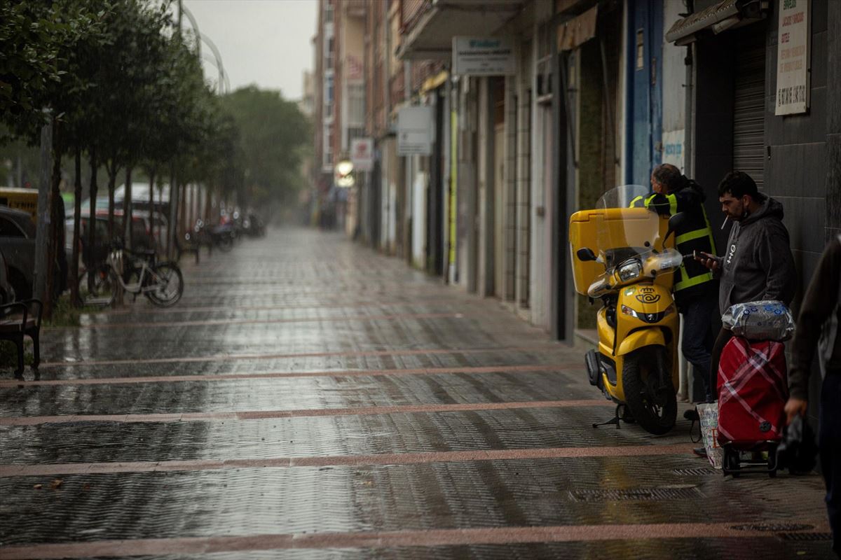 La lluvia arrecia en Vitoria-Gasteiz. 