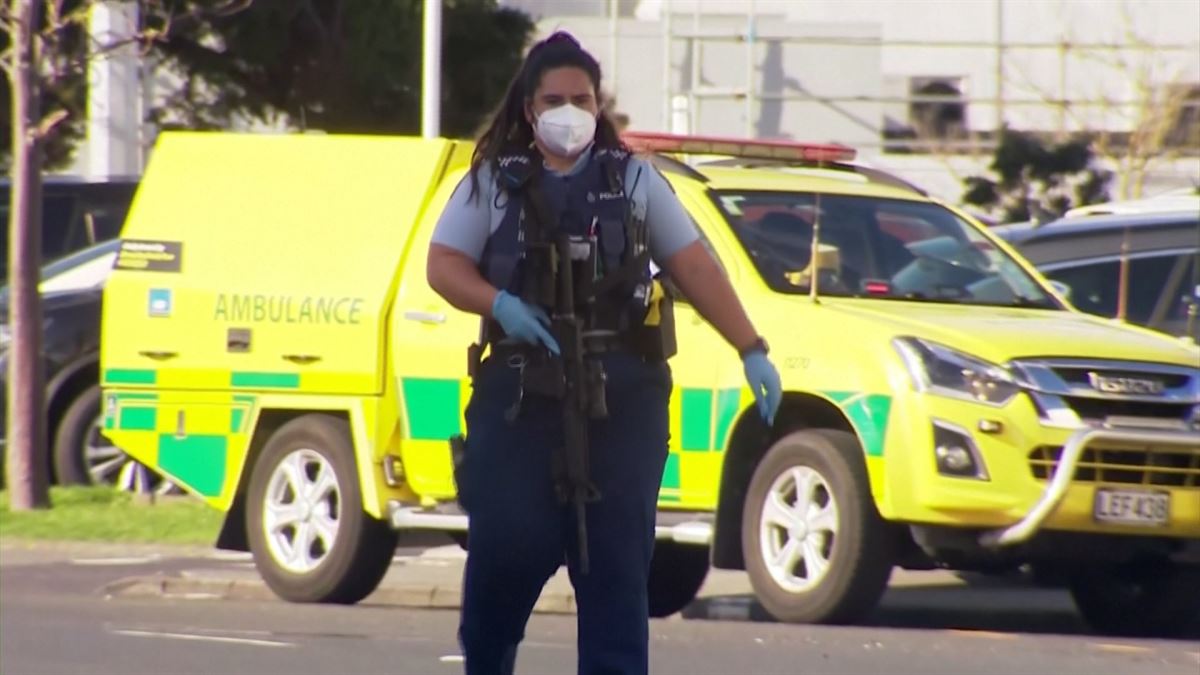 Policía de Auckland.