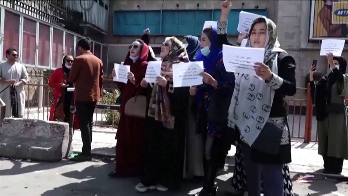 La manifestación, con cerca de una veintena de mujeres, ha tenido lugar en Kabul. Foto: EFE