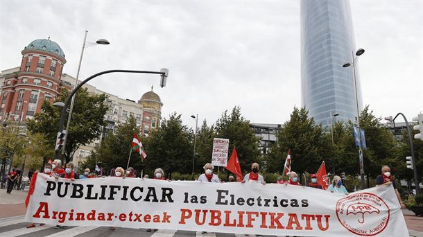 La cabecera de la manifestación de los pensionistas en Bilbao.