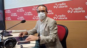 José Luis Lobo: “Apenas quedan sanitarios sin vacunarse del coronavirus en la OSi Araba; es anecdótico”