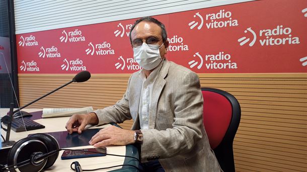 José Luis Lobo: “Apenas quedan sanitarios sin vacunarse del coronavirus en la OSi Araba; es anecdótico”
