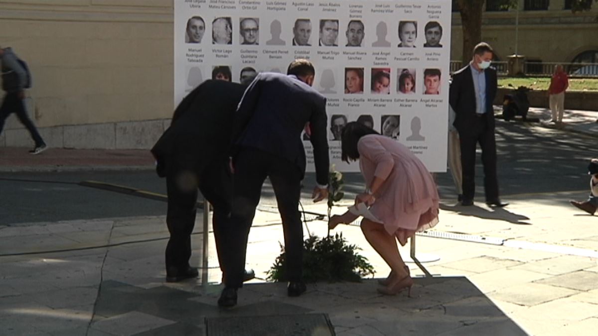 Acto de homenaje a las víctimas de Parot, hoy, en Vitoria-Gasteiz. 