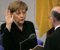 Angela Merkelen aroaren hiru une nabarmenenak birpasatu ditugu Ander Errastirekin
