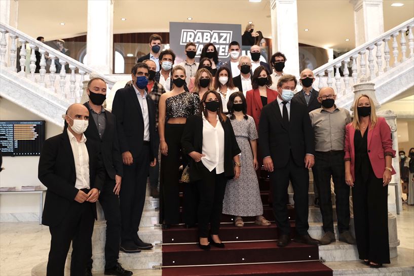 "Irabazi Arte"ko lantaldea, EITB Mediako arduradunekin eta agintariekin