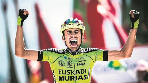 Imagen de archivo de Óscar Rodríguez ganando en La Camperona, en la Vuelta a España de 2018 (EFE).