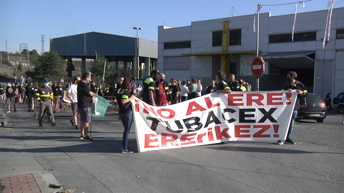 Imagen de archivo de una de las protestas de los trabajadores de Tubacex. Foto: EFE.