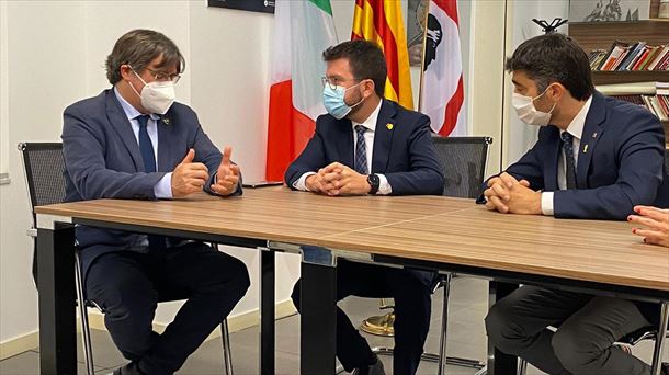 Carles Puigdemont, Pere Aragones eta Jordi Puignero L'Alguerre. Argazkia: EFE