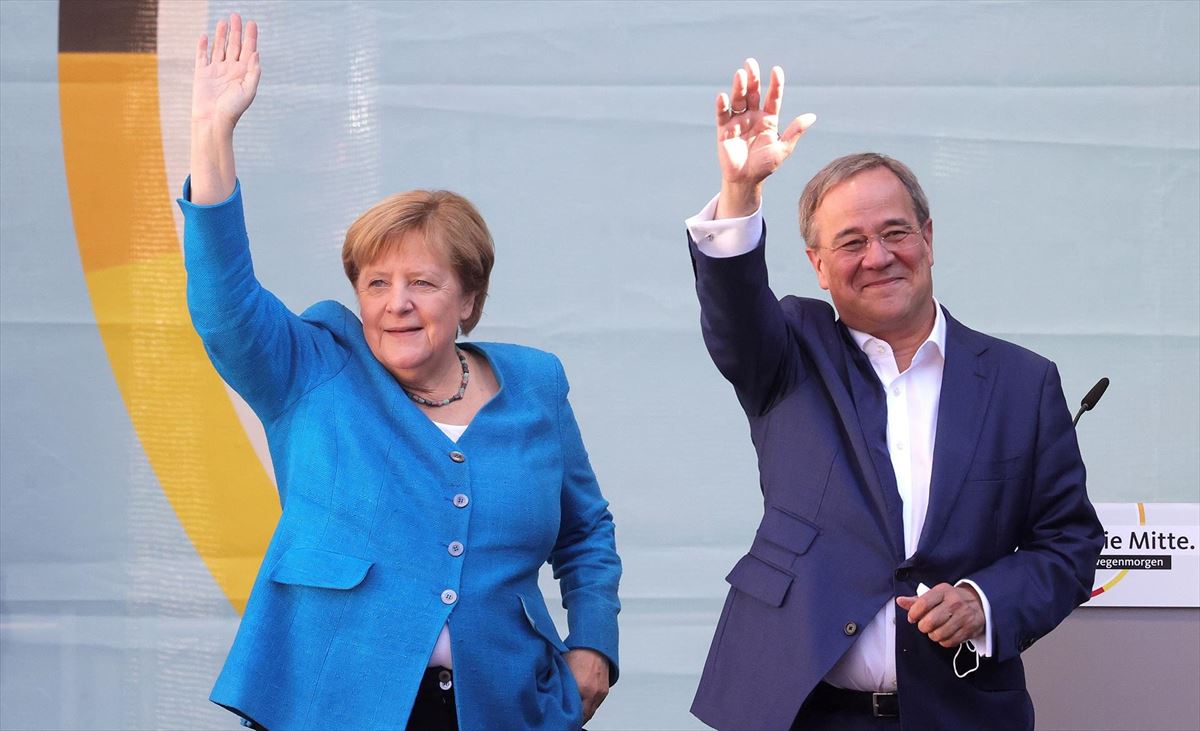 Angela Merkel y Armin Laschet