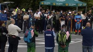 Minutu bateko isilunea Llaneseko Rallyan hildako bi pilotuen omenez