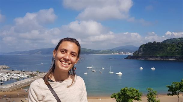 Violeta Furlan disfruta de los paisajes de Euskadi lejos de su Argentina natal