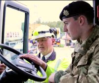 200 militares comienzan a repartir gasolina por las estaciones de servicio del Reino Unido