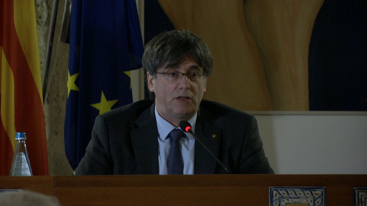 Carles Puigdemont Kataluniako presidente ohia Sassarin (Sarnidia, Italia). Argazkia: EFE