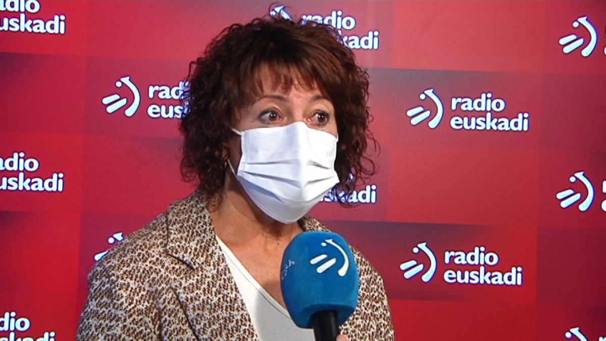Miren Basaras EHUko Mikrobiologia irakaslea Radio Euskadin