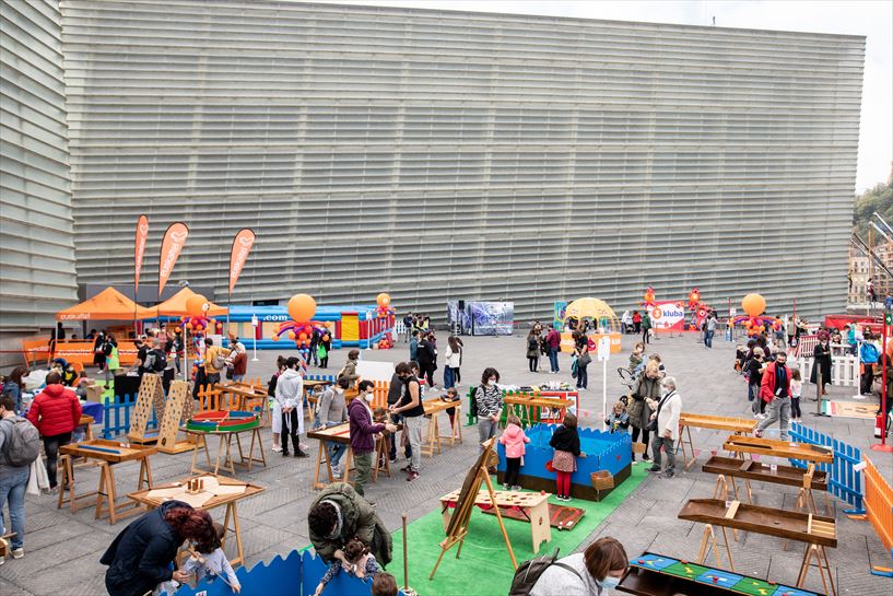 3 kluba eta 3 Ene Kantak Kursaalen. (Irudia: EITB Media)