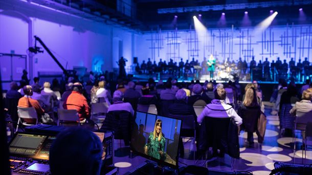 Euskal musikariak 'Oholtzan', Tabakaleran. (Irudia: EITB Media)