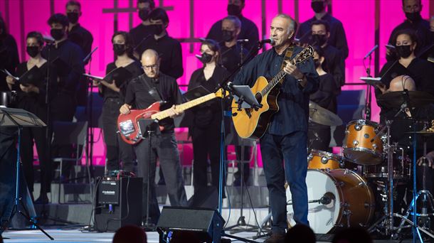 Euskal musikariak 'Oholtzan', Tabakaleran. (Irudia: EITB Media)