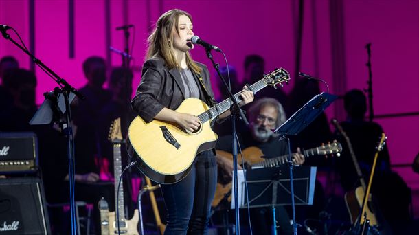 Euskal musikariak 'Oholtzan', Tabakaleran. (Irudia: EITB Media)