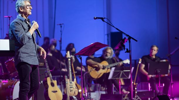 Euskal musikariak 'Oholtzan', Tabakaleran. (Irudia: EITB Media)