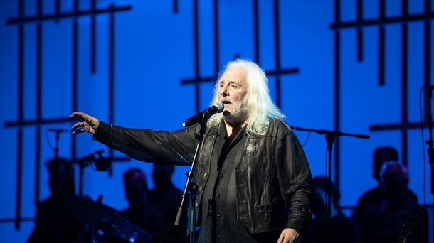 Euskal musikariak 'Oholtzan', Tabakaleran. (Irudia: EITB Media)