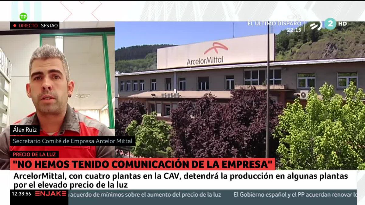 Alex Ruiz, secretario del Comité de Empresa de ArcelorMittal. (Imagen de un vídeo de EITB Media)