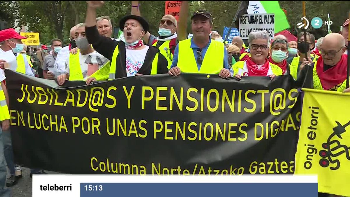 Imagen de una marcha en Bilbao del Movimiento Vasco de Pensionistas. Foto: EFE